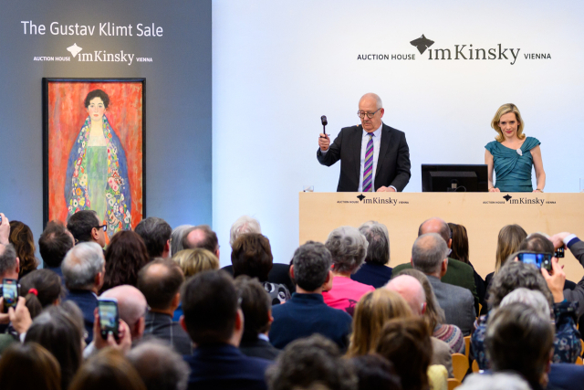 클림트가 사망 1년 전 그린 ‘리저 양의 초상’이 이달 오스트리아의 한 경매장에 등장했다. EPA연합뉴스