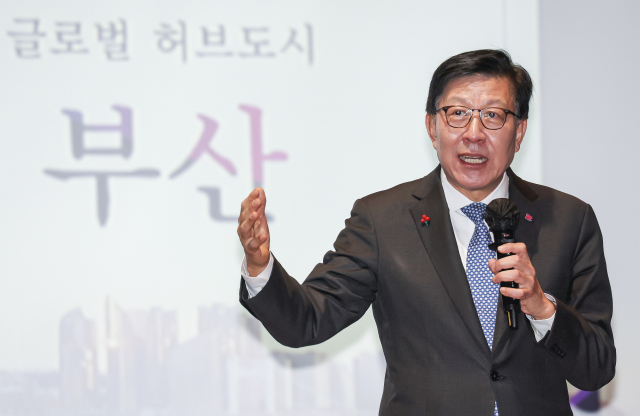 부산이 이번 총선에서 보수 압승을 거둔 가운데 박형준 부산시장이 총선 인사들과 만남을 이어나가고 있다. 김종진 기자 kjj1761@