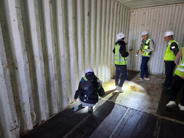 울산항 공컨테이너 실태조사 모습. 울산항만공사(UPA) 제공