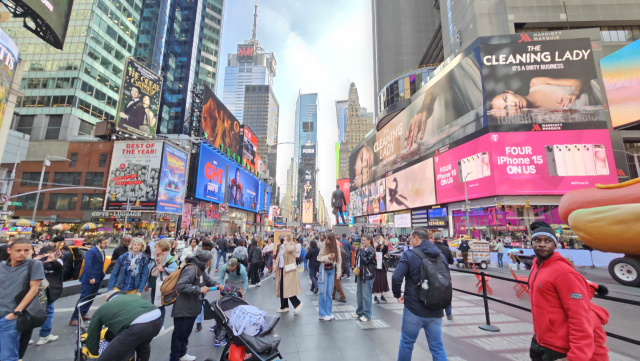 브로드웨이와 7번가가 교차하는 지점에 있는 타임스 스퀘어 전경. 김태권 기자