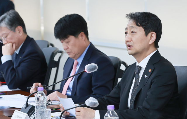 안덕근 산업통상자원부 장관이 7일 오후 정부세종청사에서 열린 국내복귀기업(유턴기업) 및 유관기관과 함께한 '유턴기업 지원정책 간담회'에서 인사말을 하고 있다. 산업부 제공