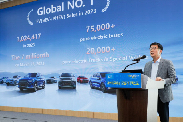 노원호 비야디코리아 상용차 대표가 지난달 30일 제주국제컨벤션센터에서 열린 ‘제11회 국제 e-모빌리티 엑스포’에서 발언하고 있다. 한국자동차기자협회 제공