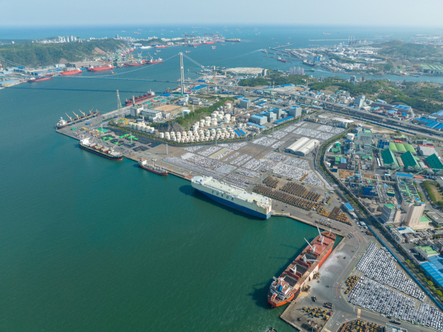 울산항 전경 항공 사진. 울산항만공사(UPA) 제공