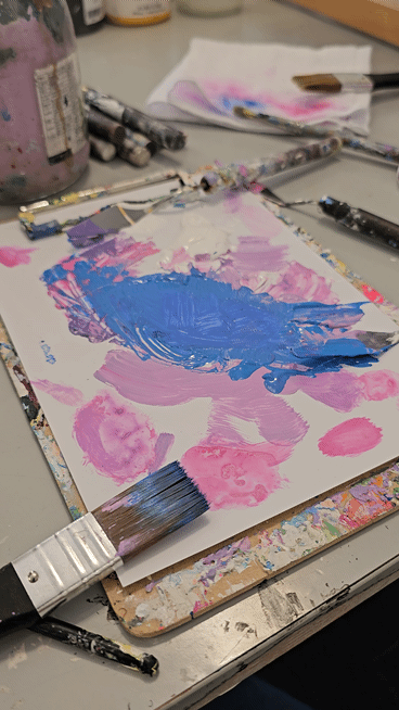 일단 밑바탕 채색은 완성! 깔끔하게 잘 칠했지? 문제는 이제부터야. 조경건 부산닷컴 기자