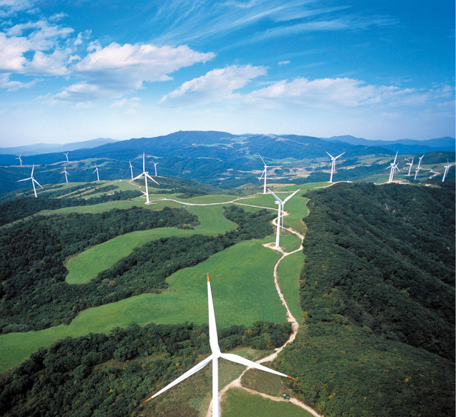 한국중부발전 강원풍력발전소 전경. 중부발전 제공