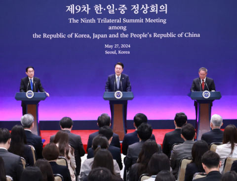 [사설] 한일중 정상회의 정례화… 동북아 평화·협력 기대한다