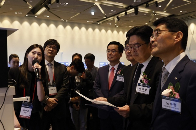5월 30일 서울 용산 드래곤시티에서 열린 농식품 기술투자 로드쇼에서 한 기업이 자사의 기술력을 설명하고 있다. 농진원 제공