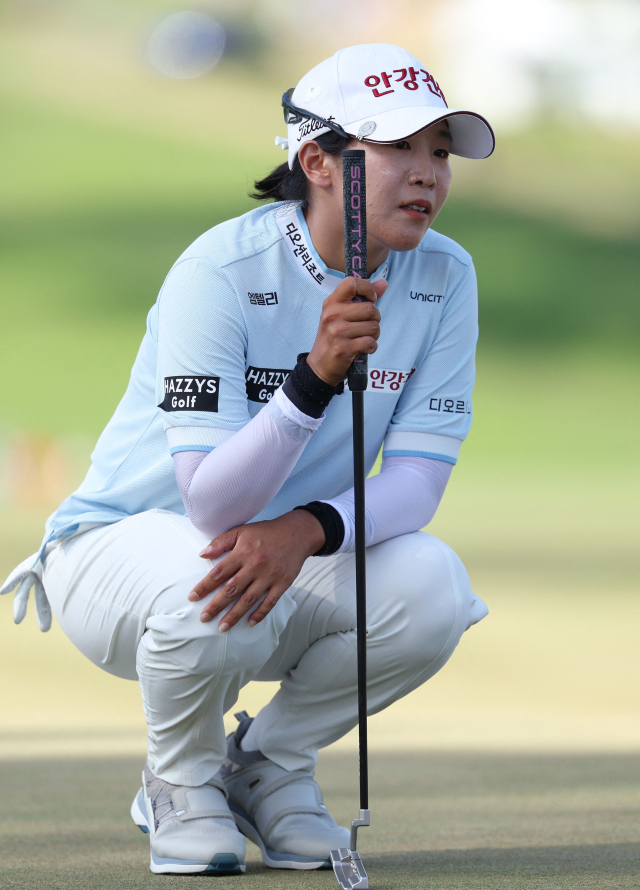 임진희가 2일(한국시간) US여자오픈 3라운드에서 퍼트를 하고 있다. AFP연합뉴스