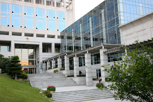 부산시의회 전경. 부산일보DB