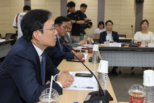 국토교통부 김규철 주택토지실장이 지난 3일 서울 강남구 논현동 LH 한국토지주택공사 서울지역본부에서 열린 전세사기 피해자 주거지원 강화방안 토론회에서 인사말을 하고 있다. 연합뉴스