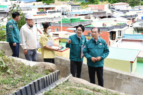 양지마을 사면 복구 공사 현장
