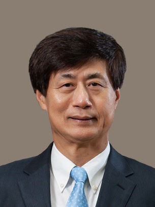 부산외국어대 석좌교수로 위촉된 국가과학기술자문회의 이우일 부의장. 부산외대 제공