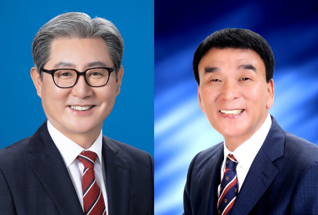 오태완(왼쪽) 의령군수와 김규찬 의령군의회 의장. 의령군·의령군의회 제공