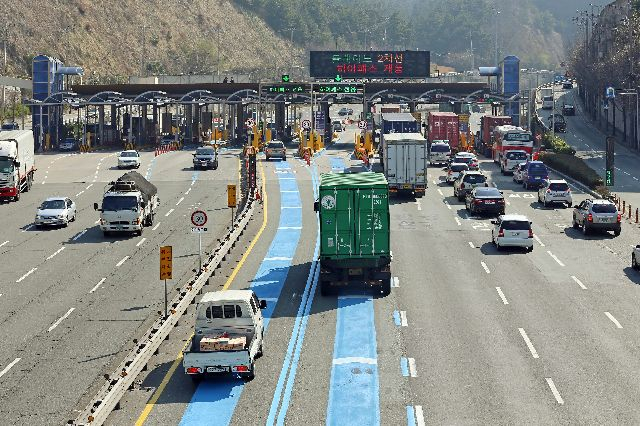 부산 백양터널. 부산일보DB