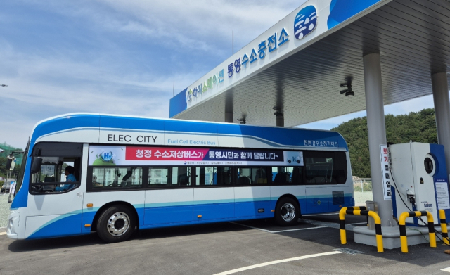 통영 수소교통복합기지에선 하루 최대 1.2t의 수소를 생산해 수소버스 72대를 완충할 수 있다. 부산일보DB