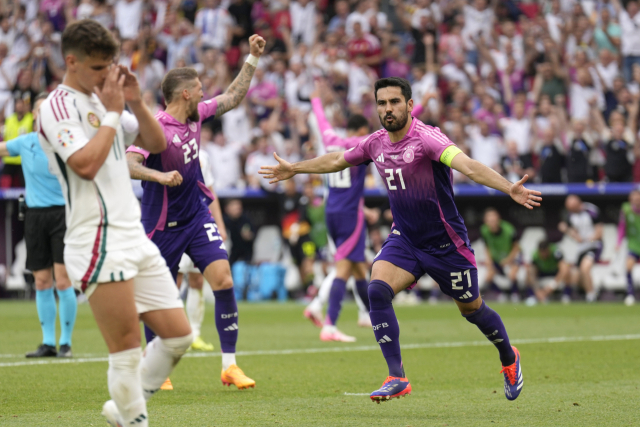독일 주장 귄도안이 ‘유로 2024’ 조별리그 A조 2차전 헝가리와 경기에서 2-0으로 달아나는 골을 터뜨린 뒤 기뻐하고 있다. AP연합뉴스