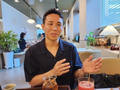 이도훈 기관사는 “지하철은 기관사, 관제사, 역무원, 청소 여사님, 검수 직원, 승객 등 모두의 힘으로 굴러간다”고 말한다.