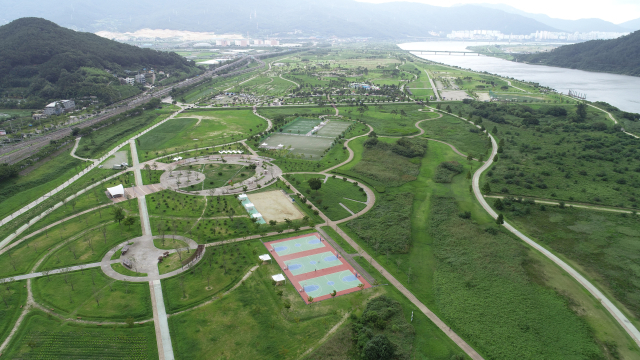 오는 20일 2024 재즈 페스타가 열리는 양산 황산공원 전경. 양산시 제공