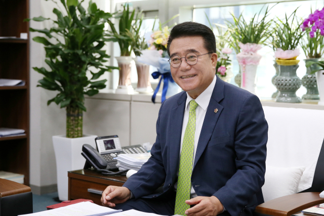 이종환 부산시의회 2부의장이 후반기 각오를 밝히고 있다. 부산시의회 제공