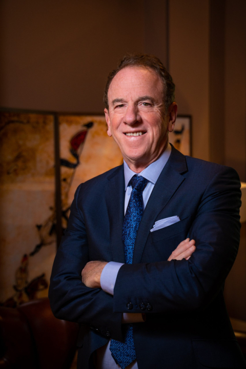 글로벌 대형 로펌 '퀸 엠마누엘'의 창업자 존 퀸(John B. Quinn) 회장.(부산외대 제공)