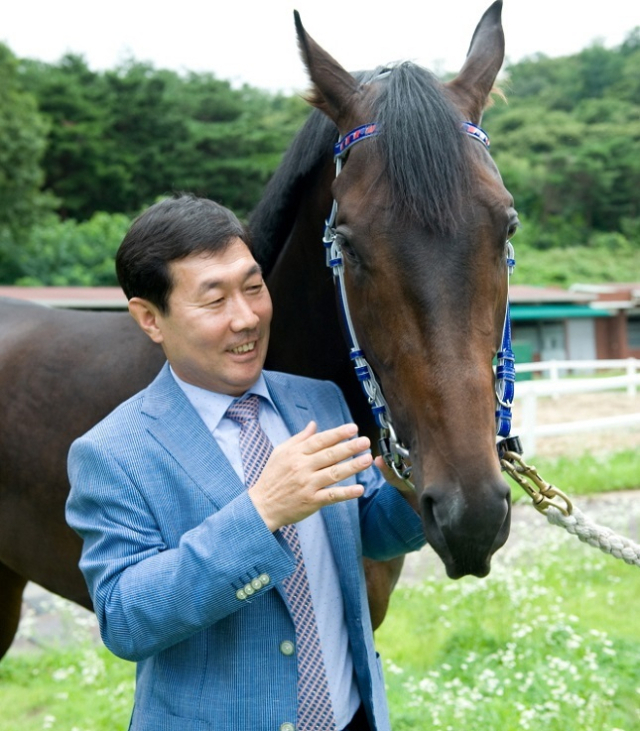 부산경남의 김영관 조교사. 상반기 다승 1위, 승률 1위를 기록했다. 한국마사회 제공