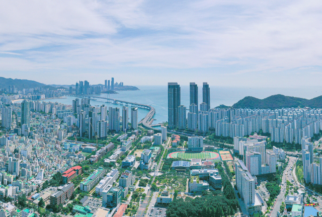 올해 창학 100주년을 맞이한 국립부경대학교는 이차전지, 반도체 등 첨단분야 인재 양성에 힘쓰고 있다. 국립부경대 제공