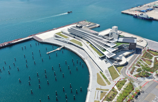 부산 중구 북항 재개발지에 있는 북항 마리나 시설. 이르면 올해 안으로 상업시설이 개장할 전망이다. 정종회 기자 jjh@