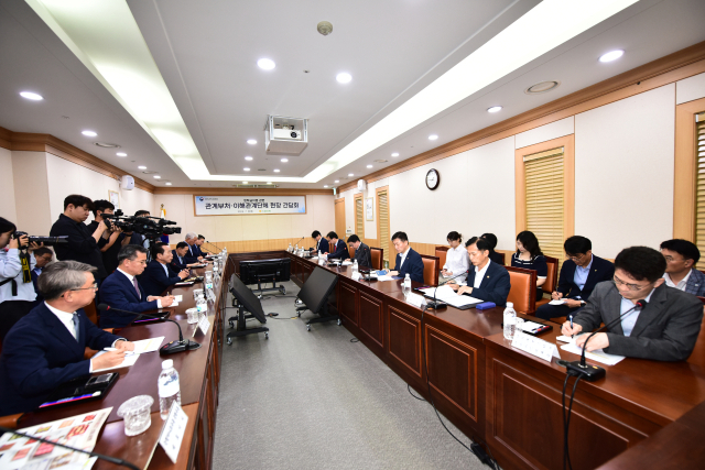 국민권익위와 농림축산식품부·해양수산부·중소벤처기업부 등 관계부처는 18일 오후 서울 서초구 농협하나로마트 양재점을 방문, 1차 현장 간담회를 개최했다. 해수부 제공