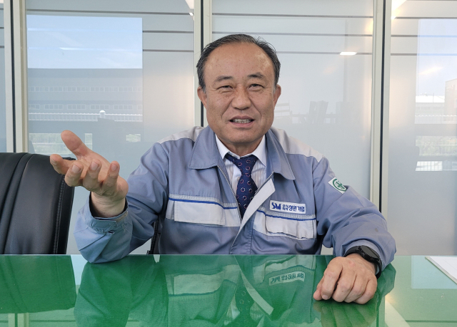 정종태 (주)성원기업 대표가 부산 강서구 본사에서 꿈을 이룬 과정을 이야기하고 있다. 김동주 기자 nicedj@