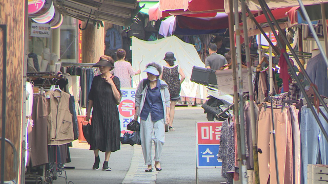 진주중앙시장은 하루 평균 2000명 이상의 이용객이 방문하고 있다. 김현우 기자