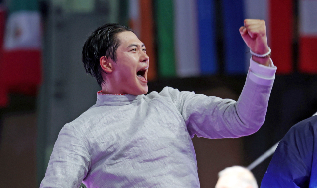 27일(현지시간) 2024 파리올림픽 펜싱 남자 사브르 결승전에서 금메달을 딴 오상욱이 기뻐하고 있다. 연합뉴스