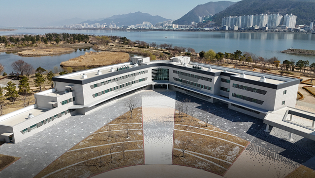 이달 사하구 을숙도 일원에 문을 연 ‘국립청소년생태센터’. 국립청소년생태센터 제공