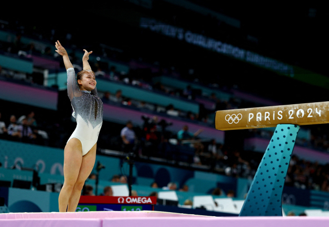2024 파리 올림픽 여자 체조 단체전 평균대에서 연기를 펼친 후 활짝 웃는 여서정. 로이터연합뉴스