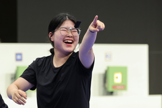 28일(현지시간) 프랑스 샤토루 슈팅 센터에서 열린 2024 파리올림픽 사격 공기권총 10m 여자 결선에서 우승한 오예진이 환호하고 있다. 연합뉴스