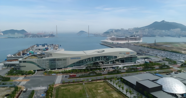 부산항국제여객터미널 전경. 부산일보DB