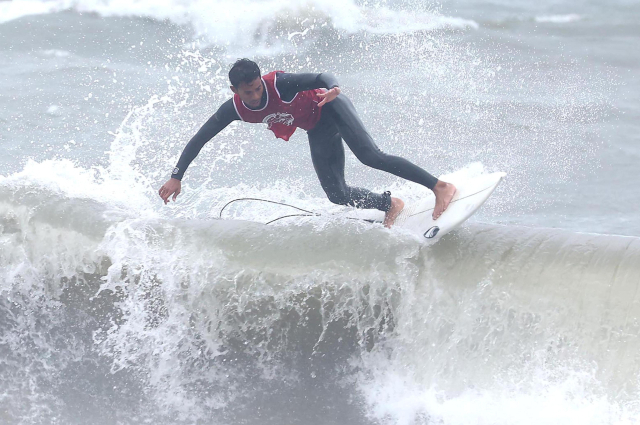 올 6월 30일 부산 송정해수욕장에서 열린 ‘부산시장배 국제서핑대회’ 장면. 부산일보DB