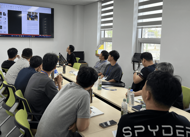 친환경 소재 HDPE(고밀도 폴리에틸렌) 용접 이론교육 현장 모습. KOMSA 제공