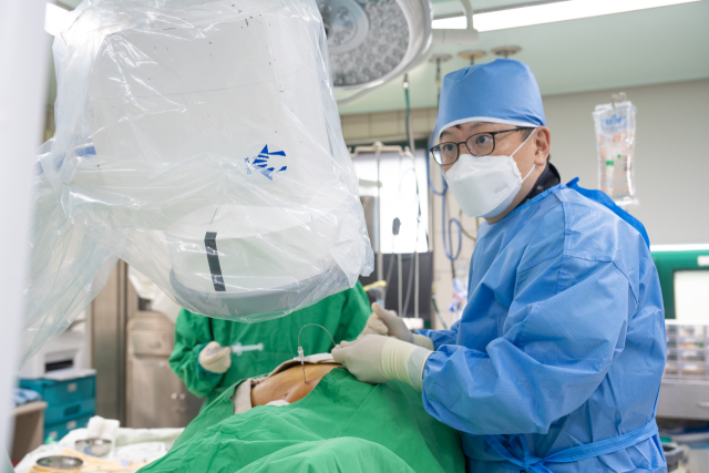 춘해병원이 정형외과 척추센터에 '비수술 통증 치료실'을 개소했다. 춘해병원 제공