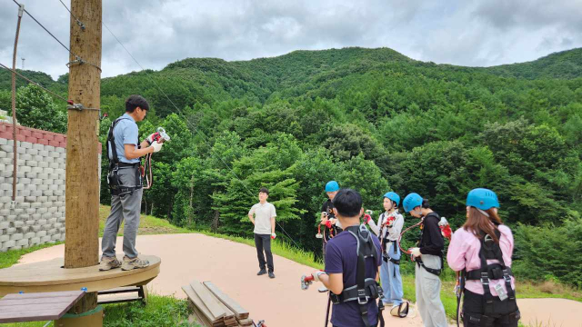 지난 7~8월 동안 거창군 직원들이 산림레포츠파크 시설을 직접 체험하며 사전점검을 진행했다. 거창군 제공