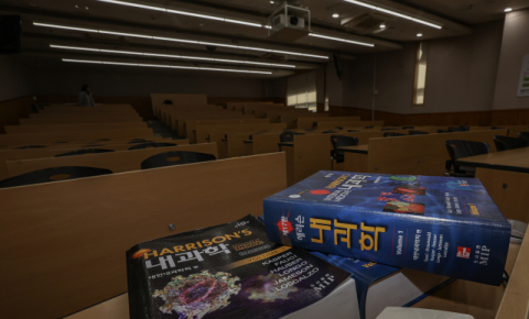 의대 증원에 반발한 전공의 집단사직으로 부산대 양산캠퍼스 의과대학 강의실이 텅 비어 있다. 부산일보DB