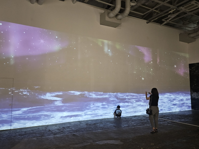 ‘OO한 여름을 보내는 15가지’ 전시장 모습. 김효정 기자