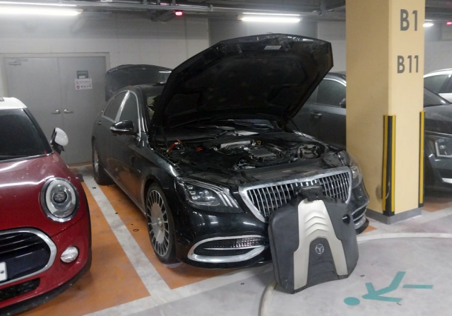 화재가 발생한 차량 모습. 연합뉴스