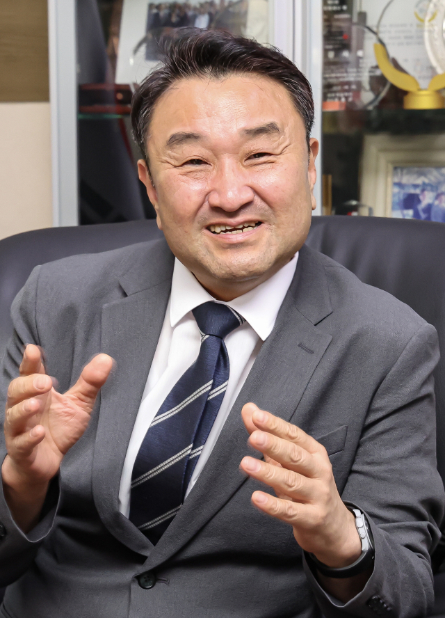 한국전문대학교육협의회 김영도 신임회장은 “전문대는 지역 경제를 살리고, 지역 주민과 동반 성장하는 기틀을 닦아야 한다”고 말했다. 김종진 기자 kjj1761@