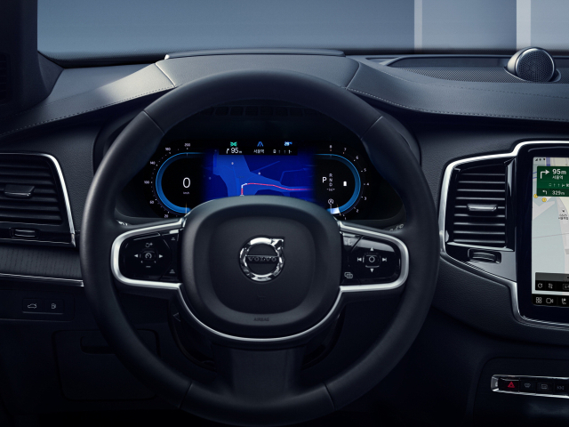 볼보차 플래그십 SUV(스포츠유틸리티차량) ‘XC 90’ 계기판 모습. 볼보차코리아 제공
