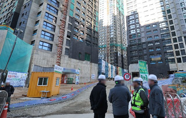 부산의 한 아파트 신축 공사 현장. 부산일보DB