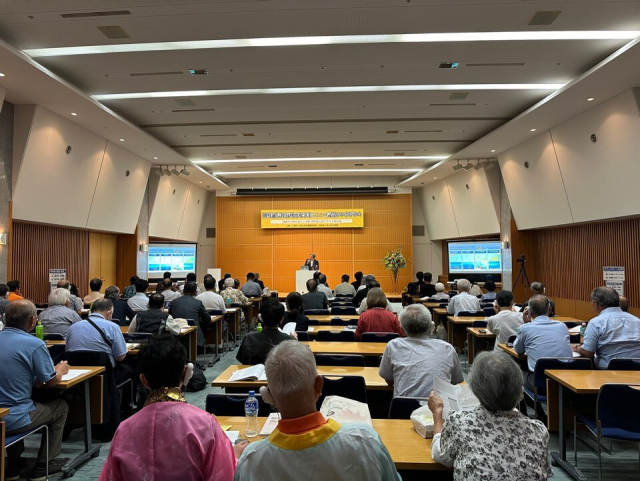 23일 오후 시모노세키 소재 해협멧세 10층 국제회의실에서 열린 부산과 시모노세키 조선통신사 사업 20주년을 기념하는 학술심포지엄 모습. 김은영 기자 key66@