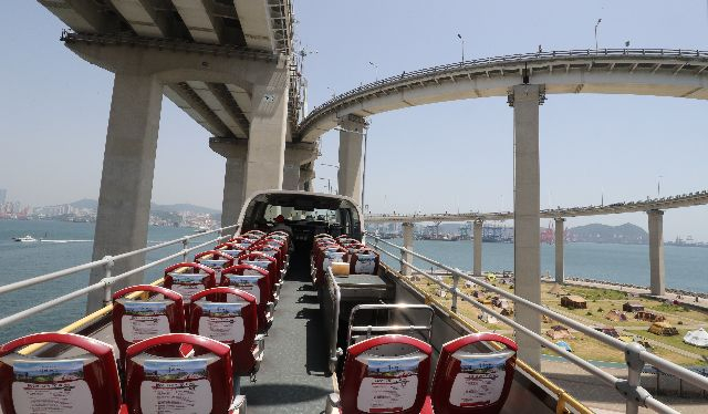 부산시티투어버스 운행 모습. 부산일보DB