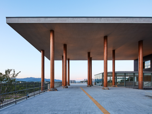 대구 간송미술관 전경. 박석마당에선 자연이 환하게 펼쳐진다. 간송미술문화재단 제공