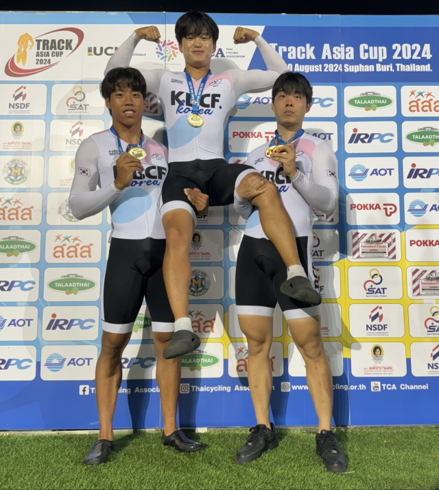 부산시설공단 사이클팀 이찬영(가운데). 부산시설공단 제공