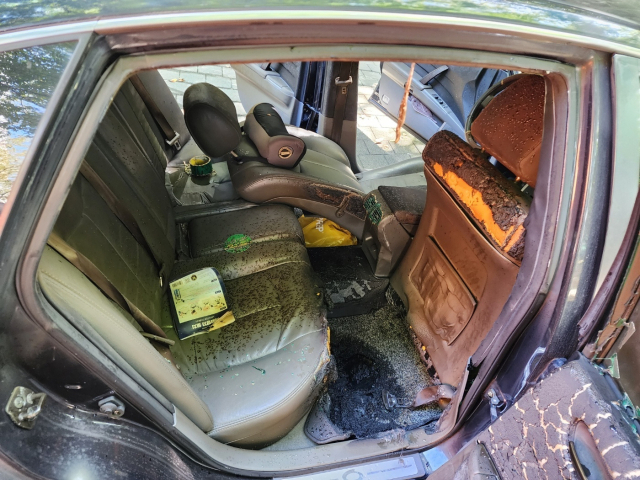 지난 5일 오후 부산 북구 덕천동의 한 아파트 단지 내 주차된 차량에서 불이 났다. 부산소방재난본부 제공